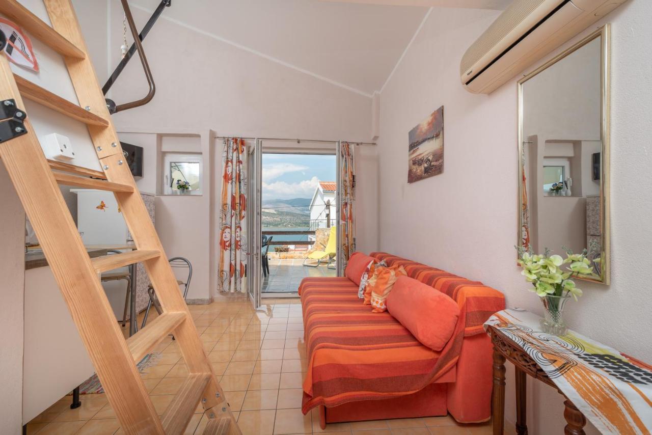 Apartmani Kate Trogir Exterior photo